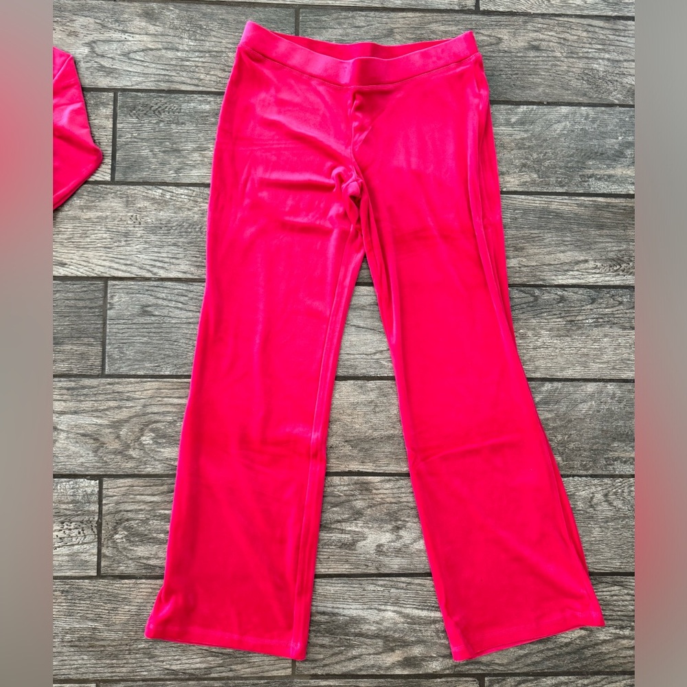 Juicy Couture Hot Pink Velour Hoodie & Pants Set - Picture 8 of 10